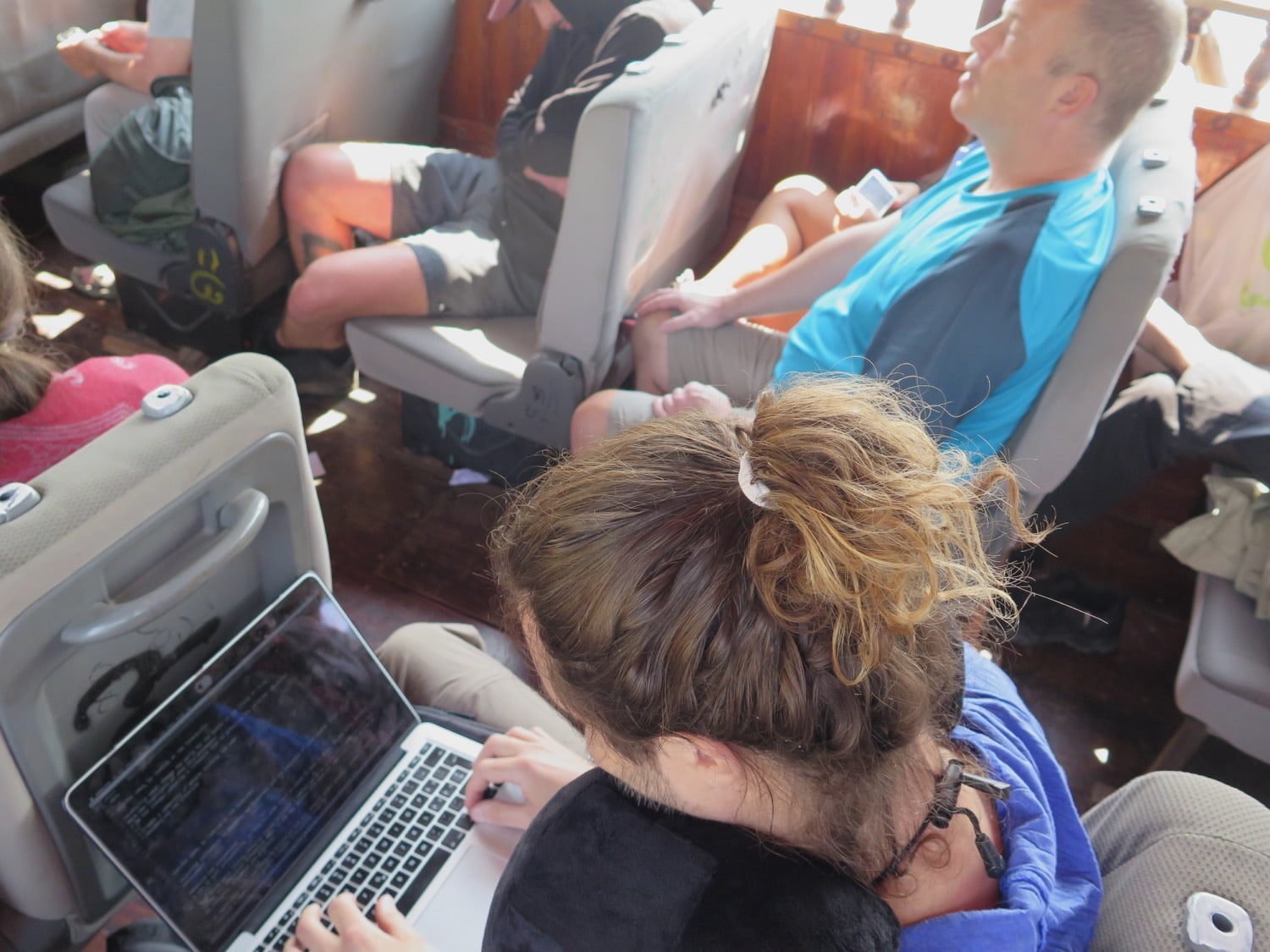 digital nomad on slow boat naturebels