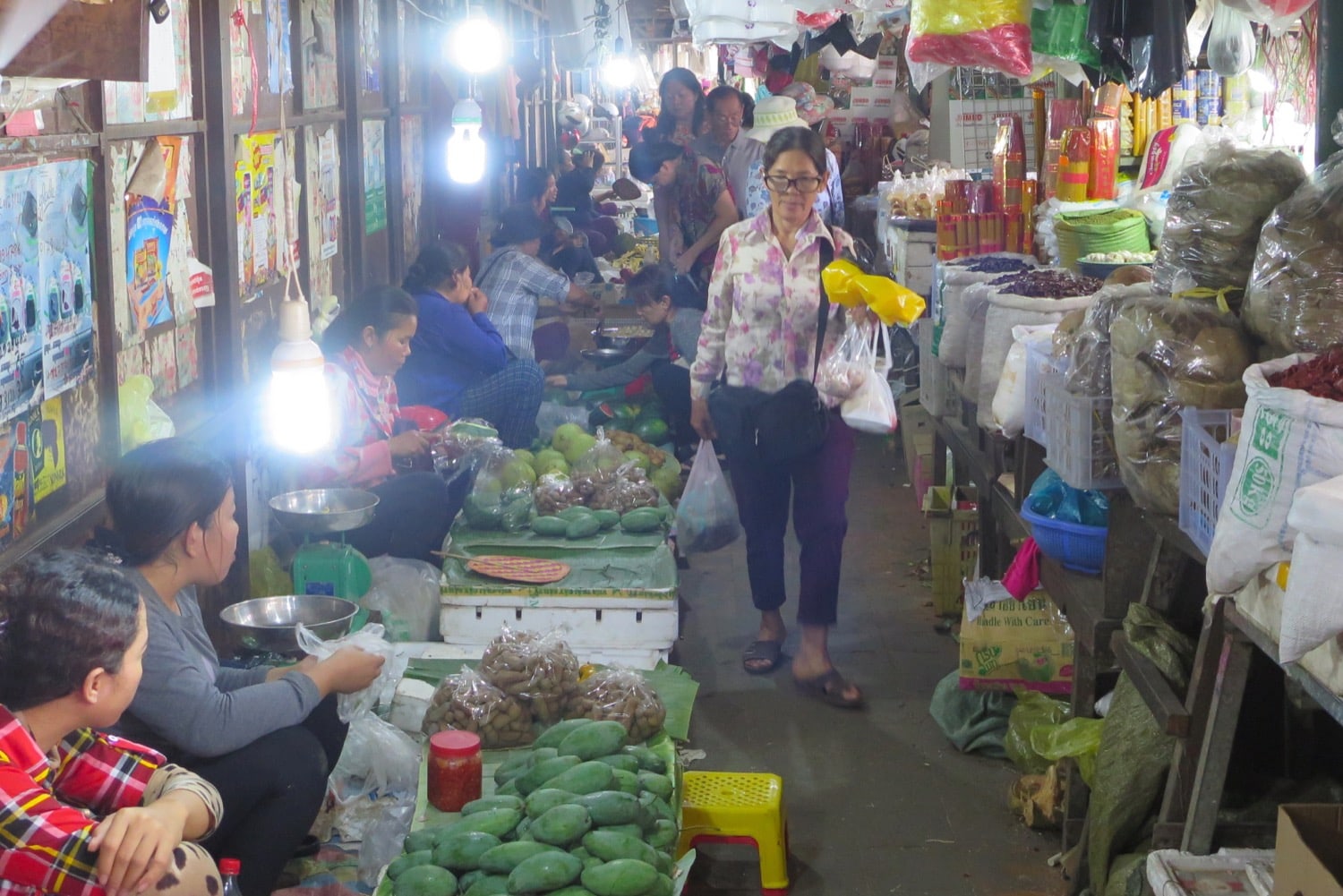 market battambang naturebels